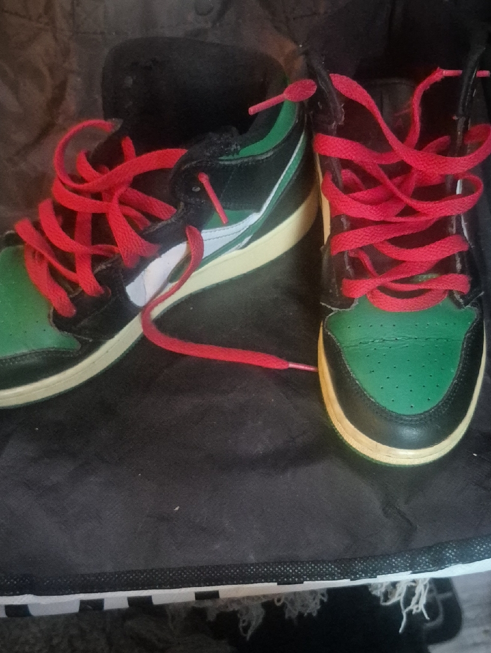 Jordan 1 Retro Mid Pine Green